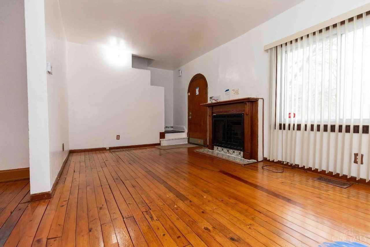 27 Parkwood Pl - Photo 3 of 17