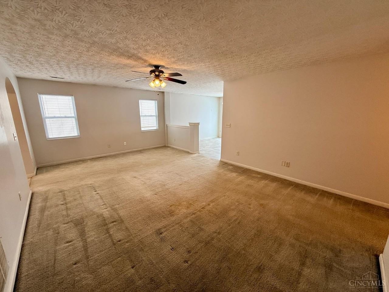 912 S 1st St - Photo 3 of 20