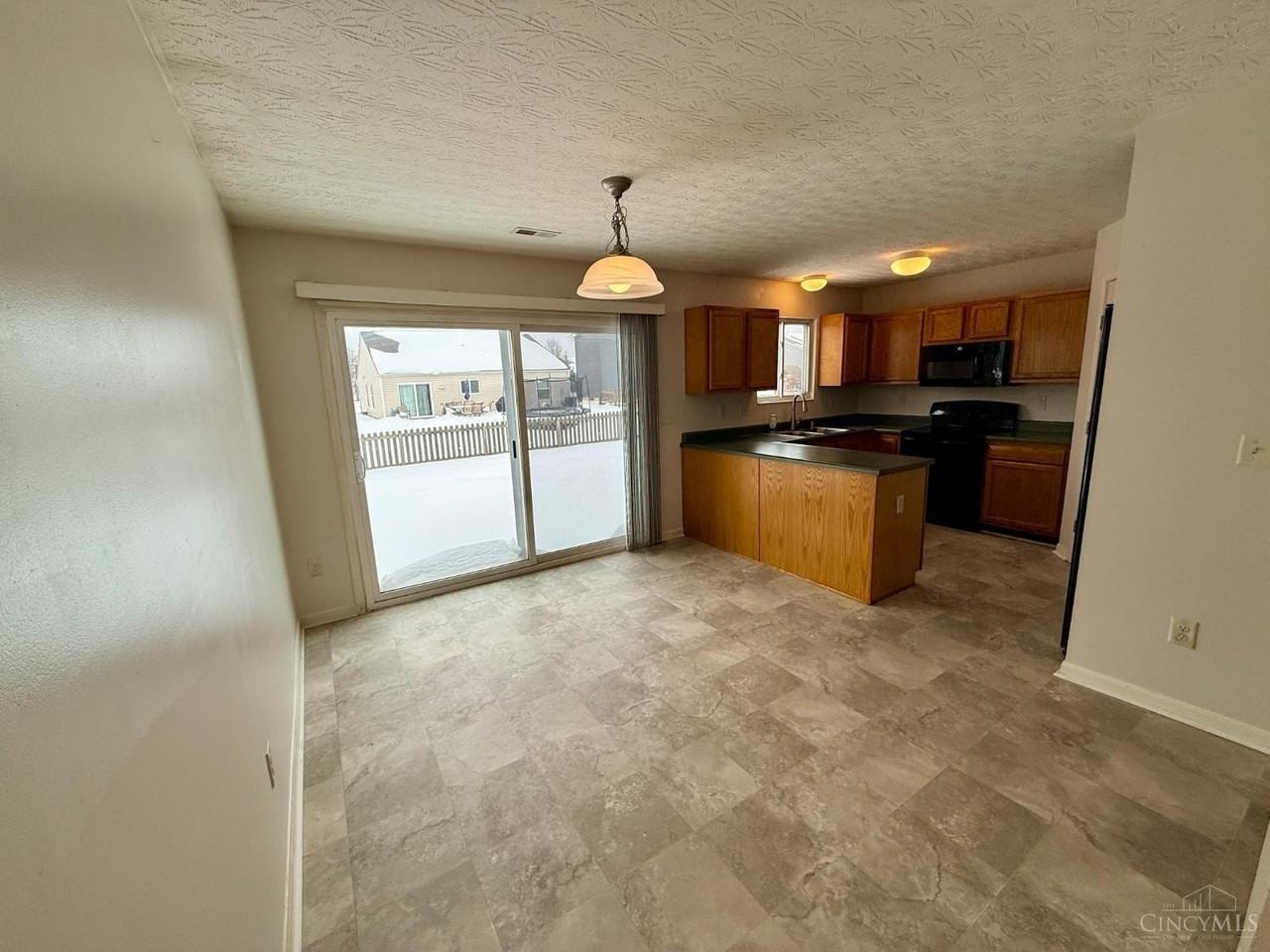 912 S 1st St - Photo 5 of 20