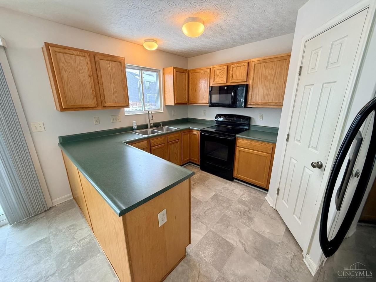 912 S 1st St - Photo 6 of 20