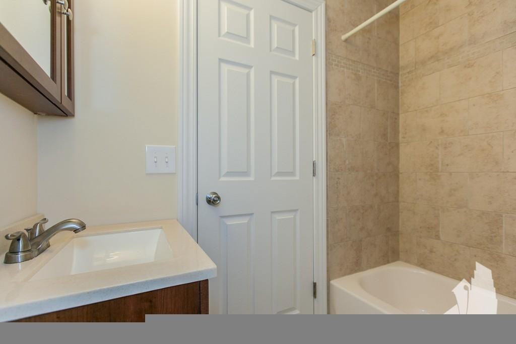 555 W Arlington Pl #206 - Photo 6 of 6