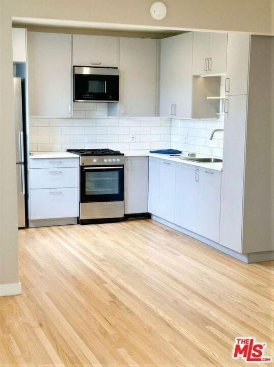 16852 Mccormick St - Photo 3 of 14