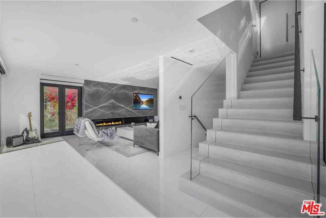 1600 Marlay Dr - Photo 3 of 25