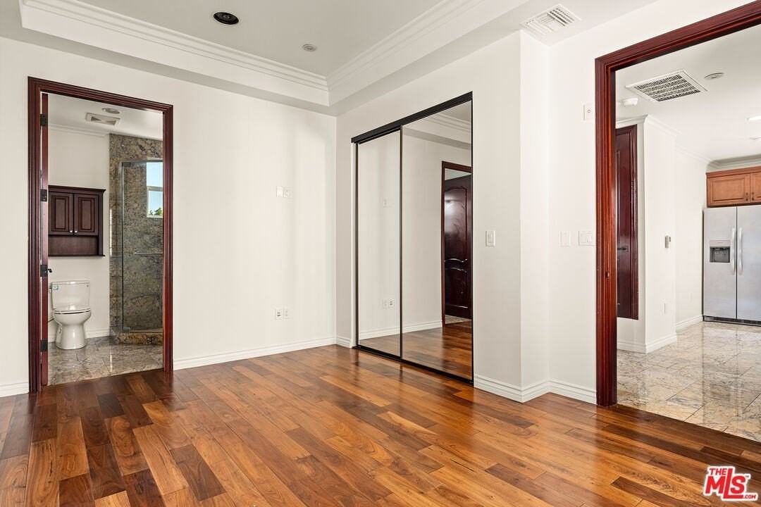 632 N Kings Rd Unit 302 #302 - Photo 6 of 13