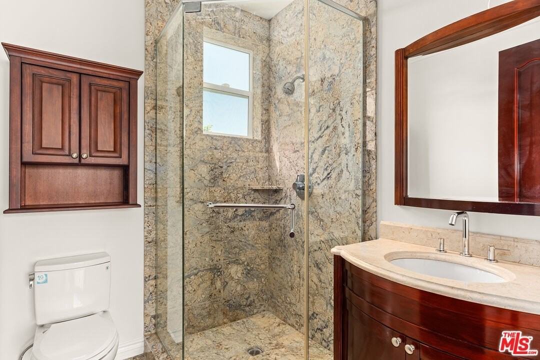 632 N Kings Rd Unit 302 #302 - Photo 7 of 13