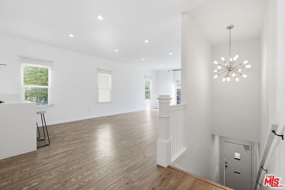 455 S Rexford Dr - Photo 2 of 27