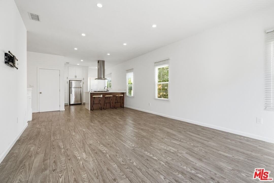 455 S Rexford Dr - Photo 5 of 27