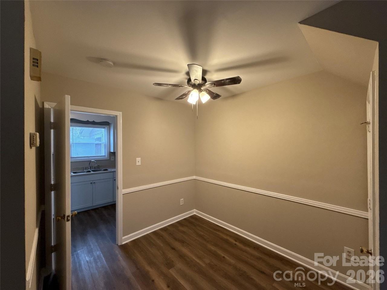 1613 N Sharon Amity Rd Apt H #H - Photo 3 of 13