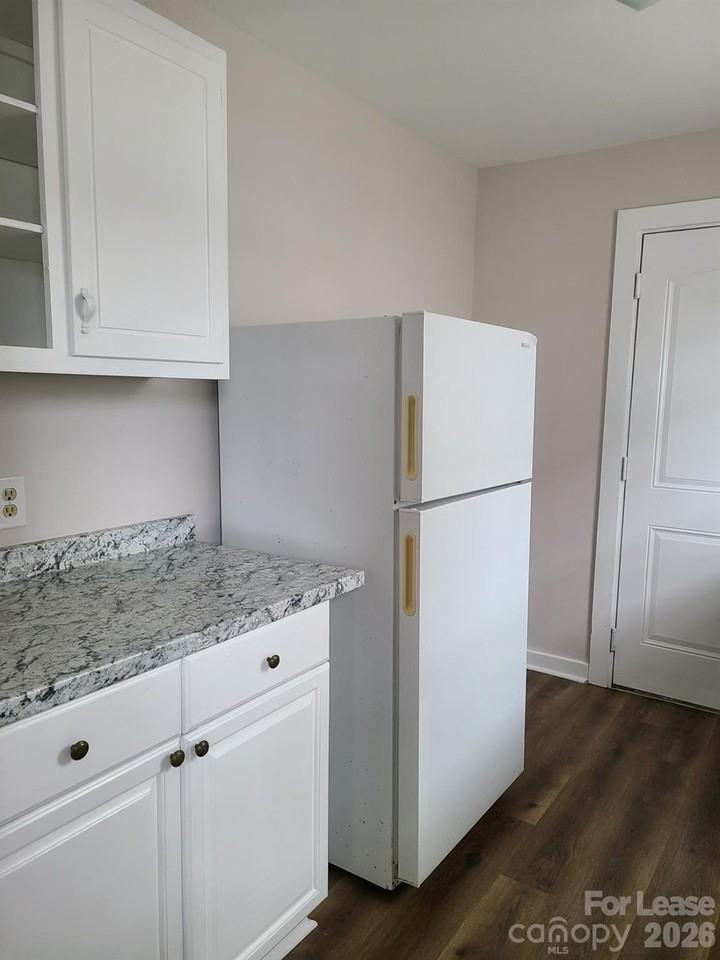 1844 Academy St - Photo 3 of 9