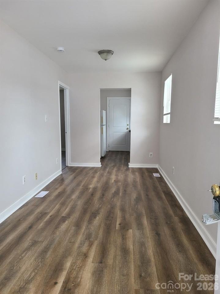 1844 Academy St - Photo 4 of 9