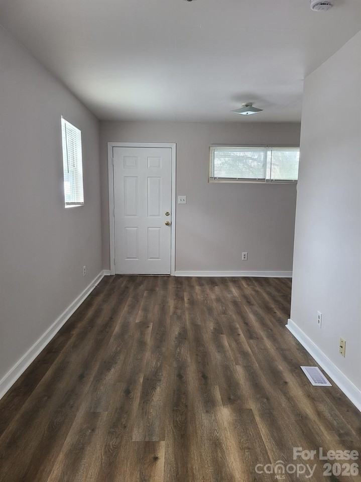 1844 Academy St - Photo 5 of 9