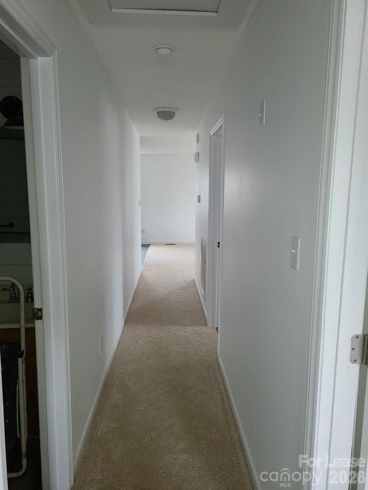 201 Eastwood Dr - Photo 5 of 13