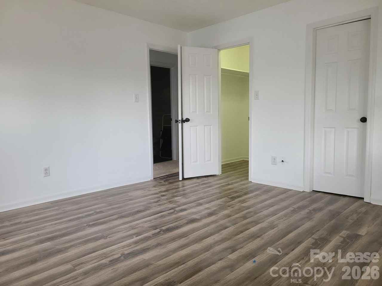 201 Eastwood Dr - Photo 6 of 13