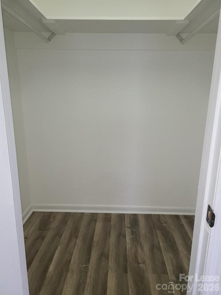 201 Eastwood Dr - Photo 7 of 13