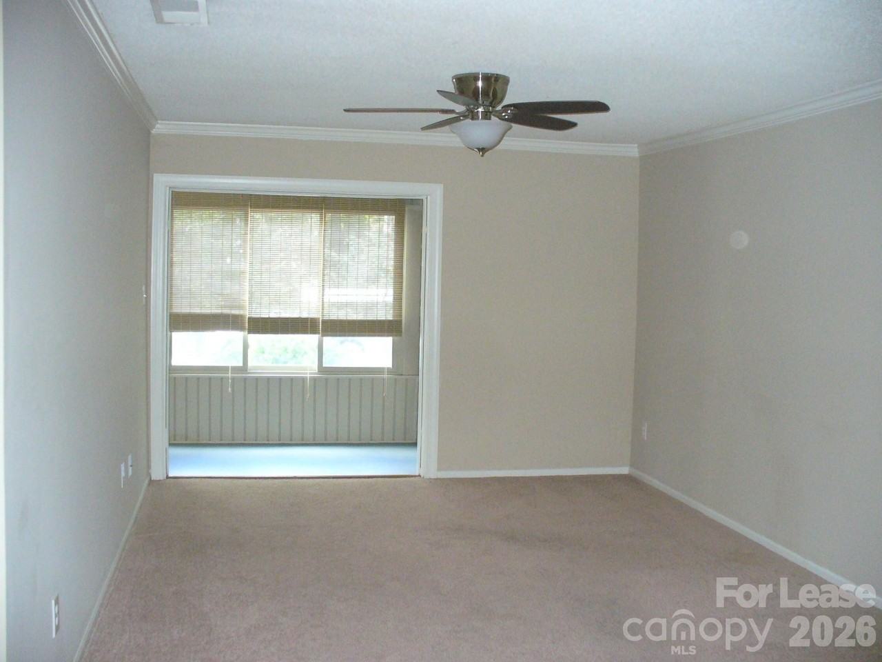 241 Country Club Dr Ne Apt 5 #5 - Photo 3 of 6