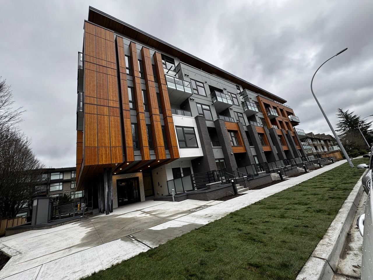 15353 17 Avenue #210 - Photo 5 of 27