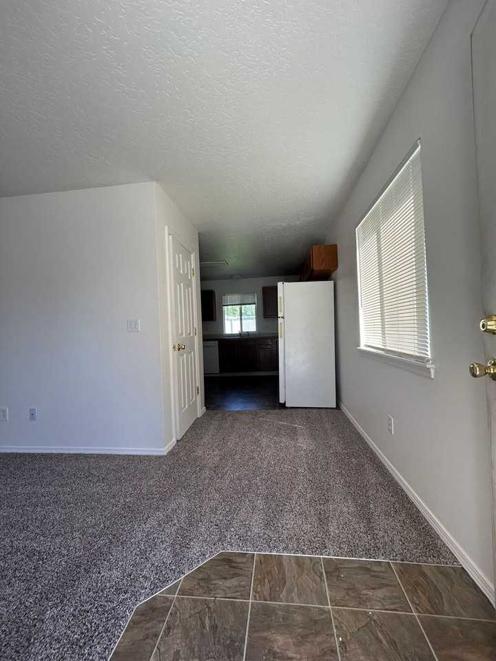128 Hunter Court - 4 Units - Photo 2 of 22