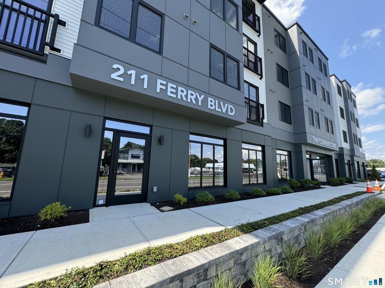 211 Ferry Blvd #208 - Photo 2 of 21