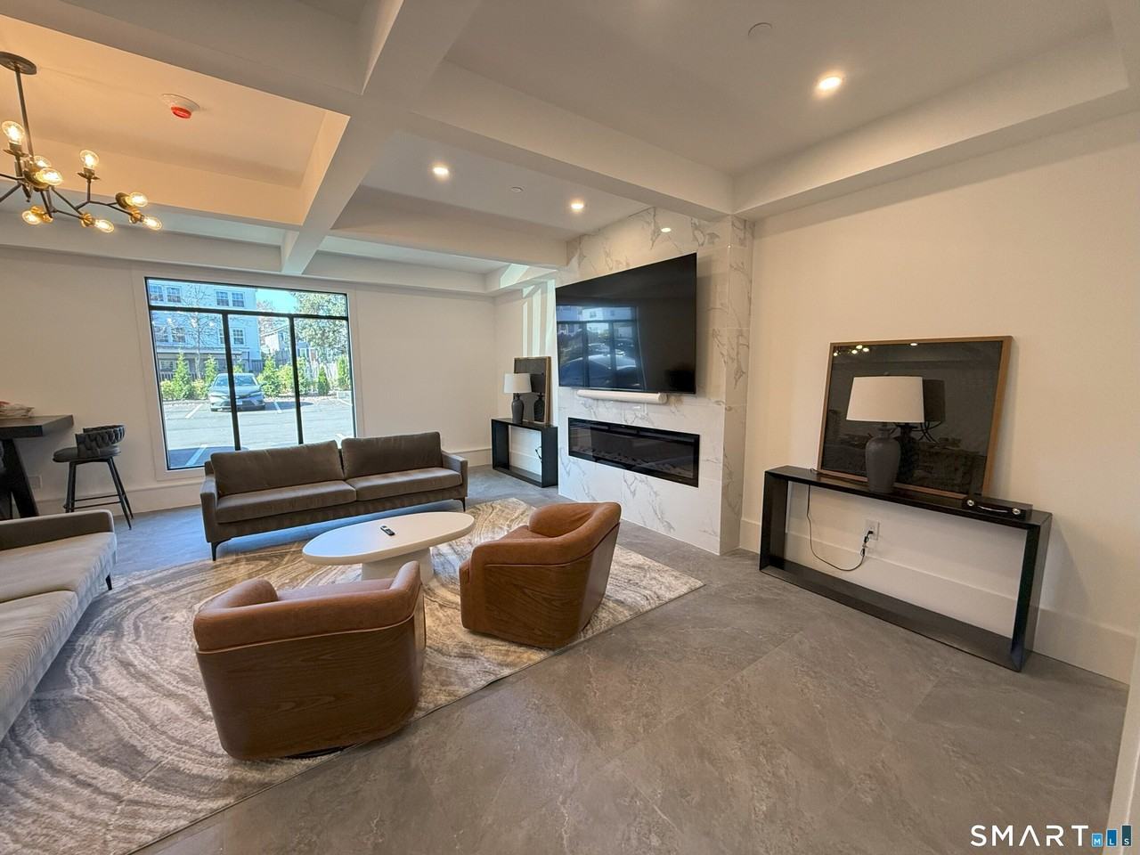 211 Ferry Blvd #208 - Photo 4 of 21