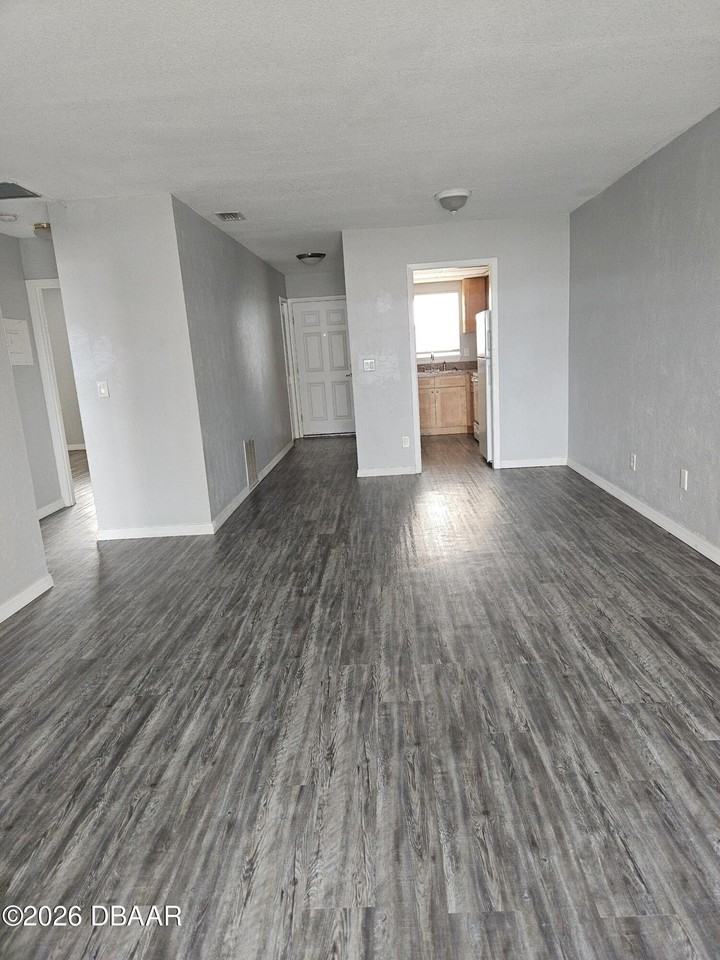 1825 N Atlantic Ave - Photo 3 of 7