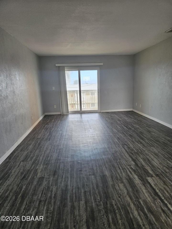 1825 N Atlantic Ave - Photo 5 of 7