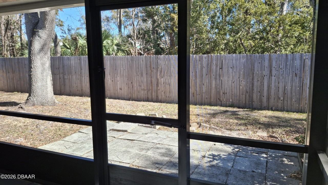 1302 Deer Springs Rd - Photo 5 of 43