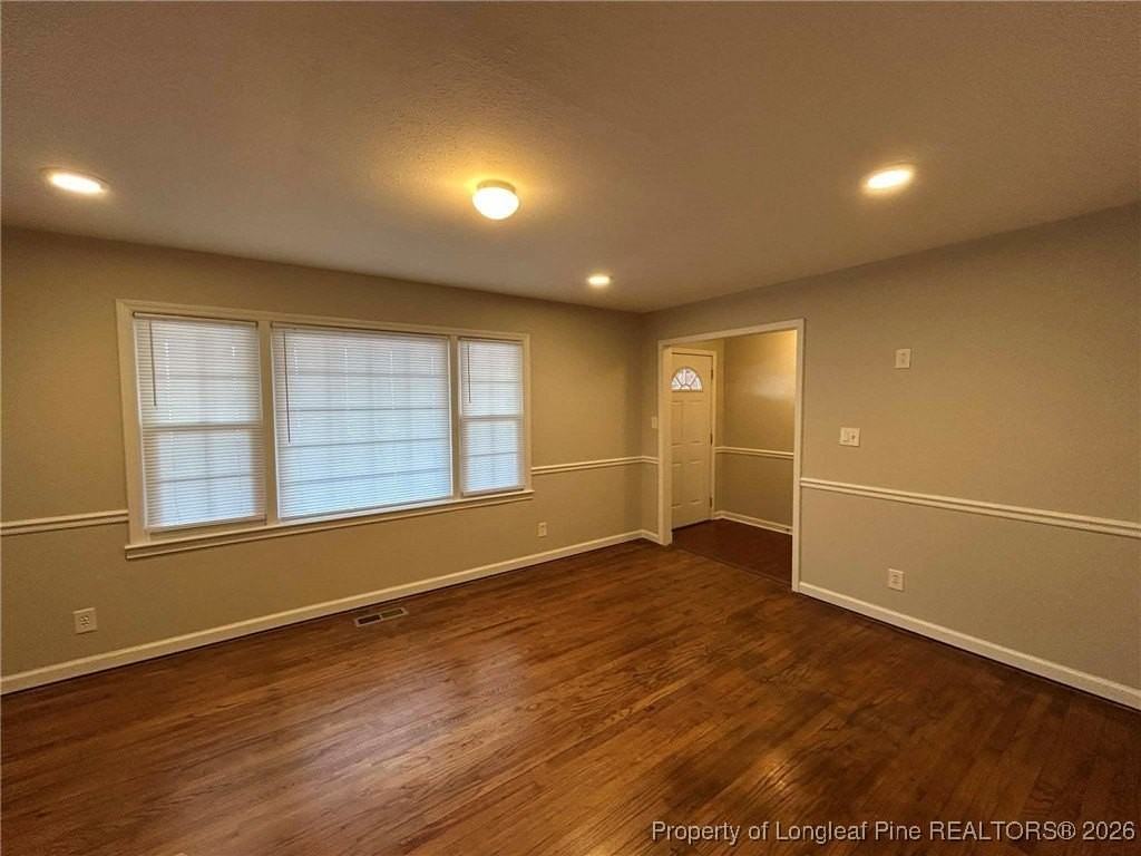 143 Ingleside Dr - Photo 3 of 16