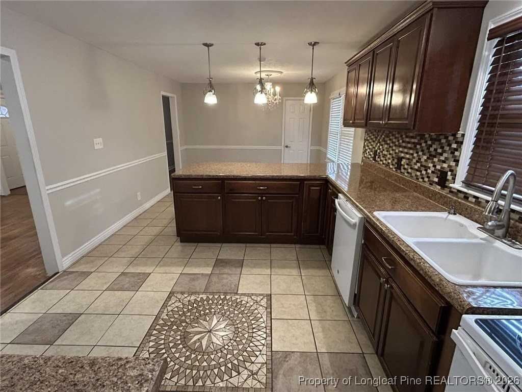 143 Ingleside Dr - Photo 6 of 16