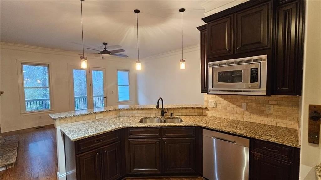 3533 Peacock Rd - Photo 3 of 21