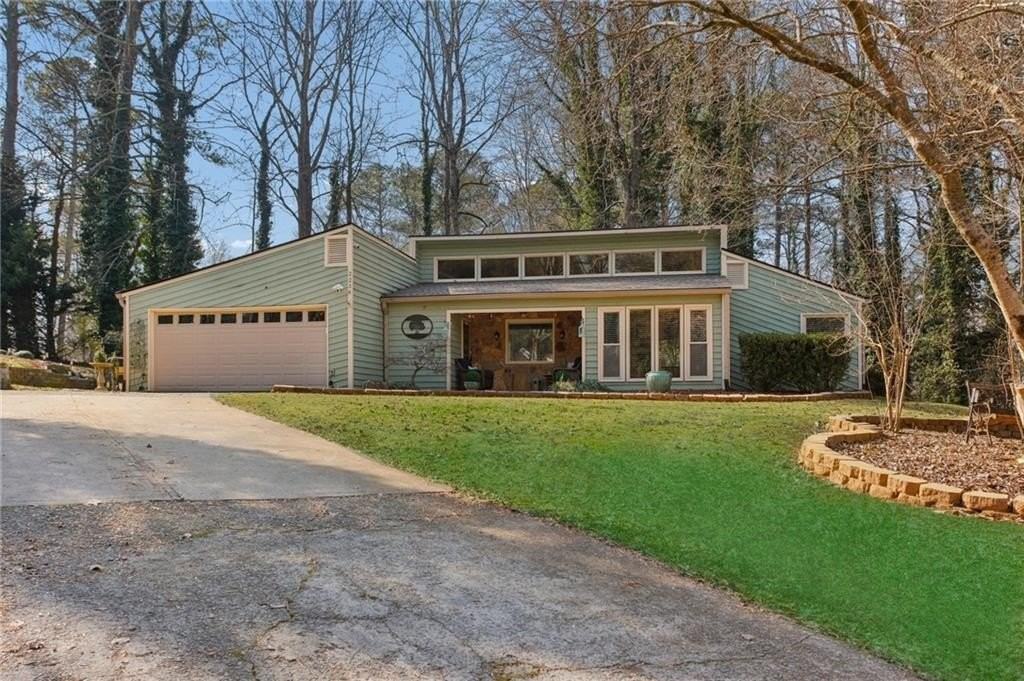 2238 N River Trl - Photo 2 of 30