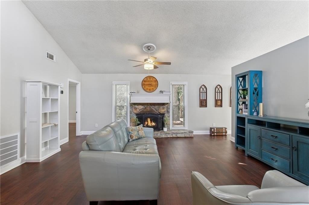 2238 N River Trl - Photo 7 of 30