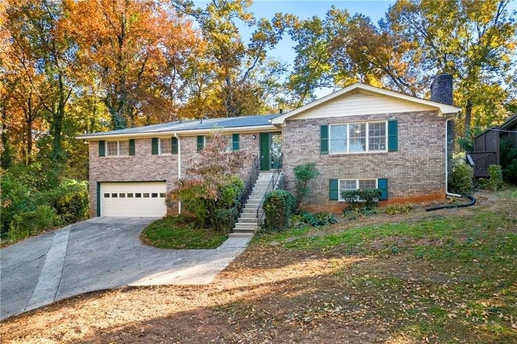 552 Duke Dr - Photo 2 of 20