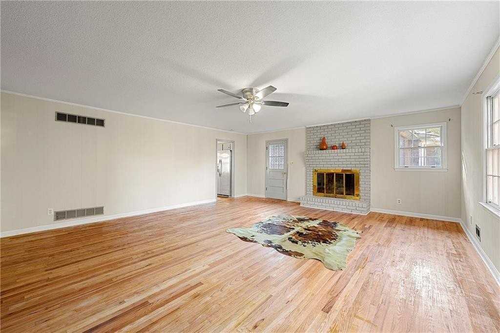 552 Duke Dr - Photo 3 of 20