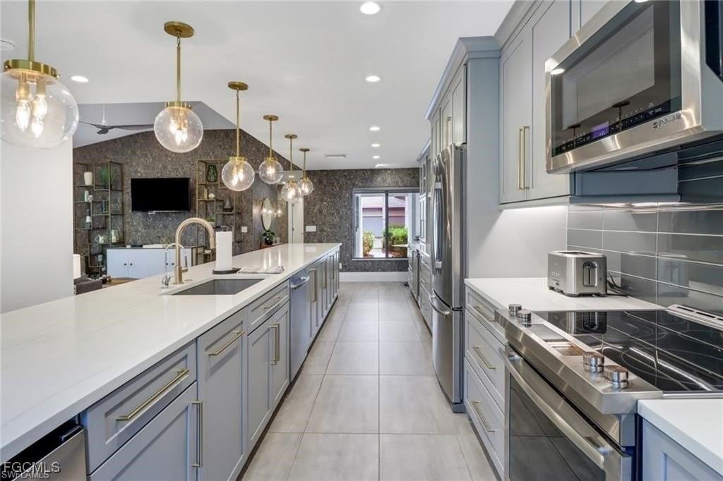 27052 Kindlewood Ln - Photo 3 of 27