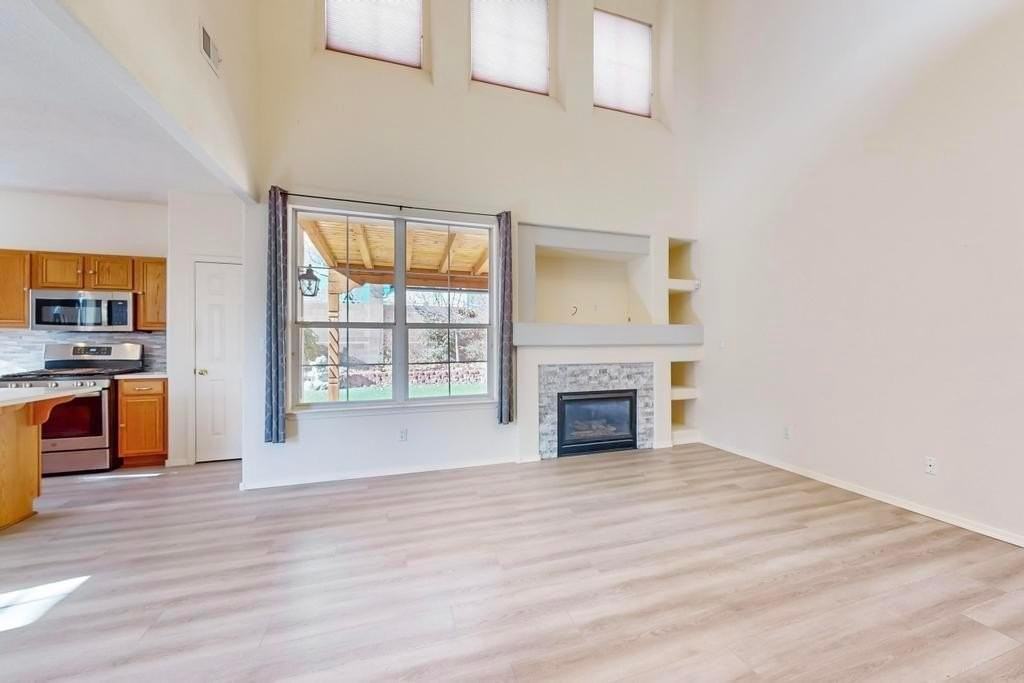 3233 Renaissance Dr Se - Photo 7 of 45