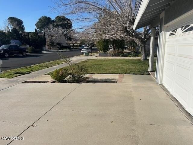 431 Fantasy St - Photo 5 of 42