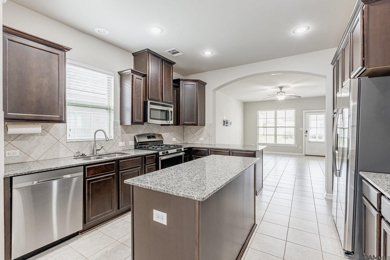 1445 Granby Dr - Photo 5 of 19