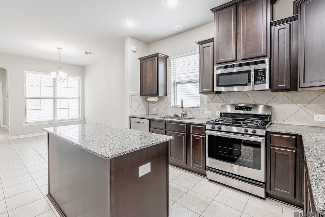 1445 Granby Dr - Photo 7 of 19