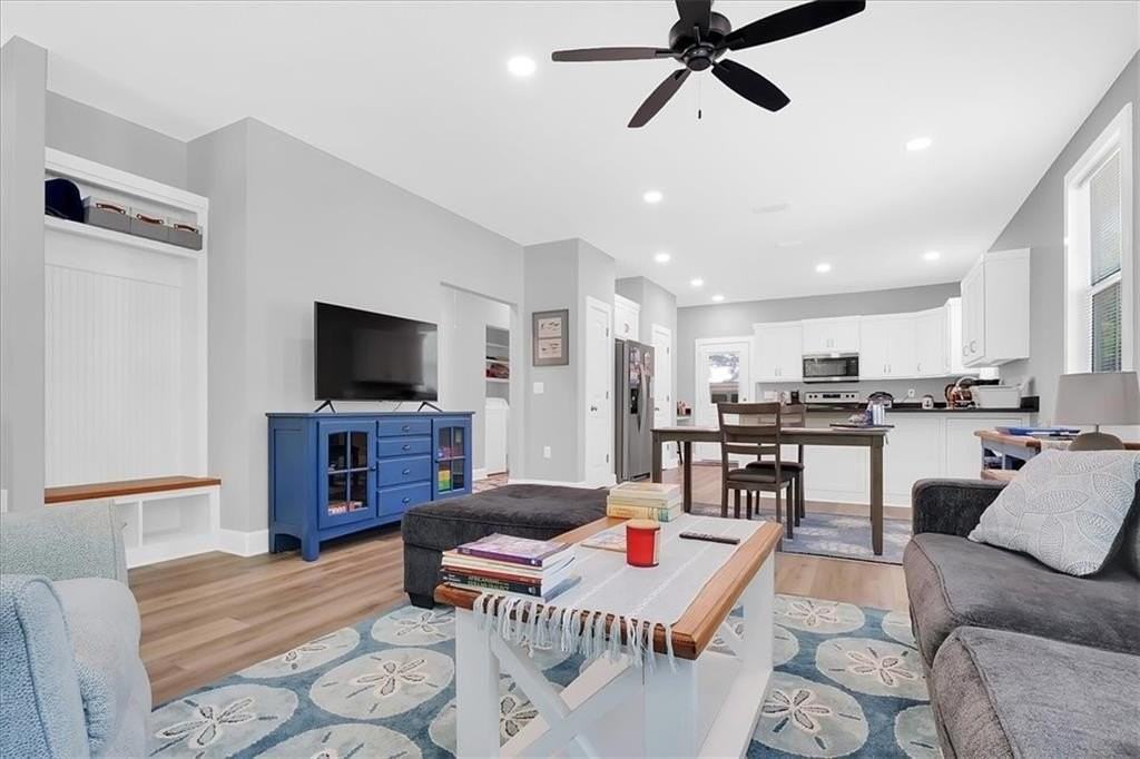 1115 E Broad St - Photo 3 of 21