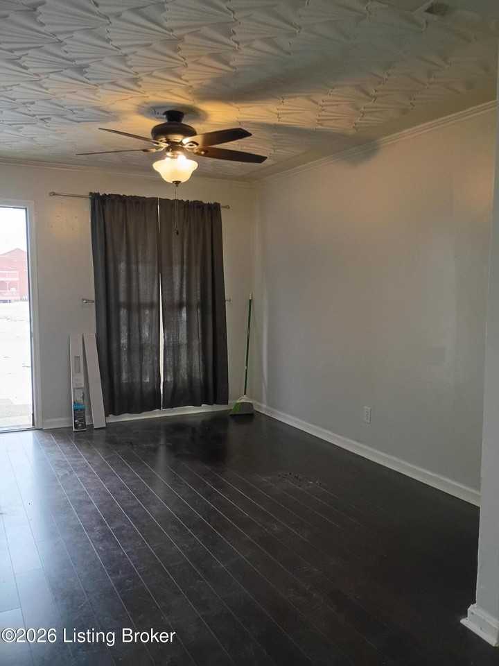 110 Robert Ct Apt A #A - Photo 4 of 16