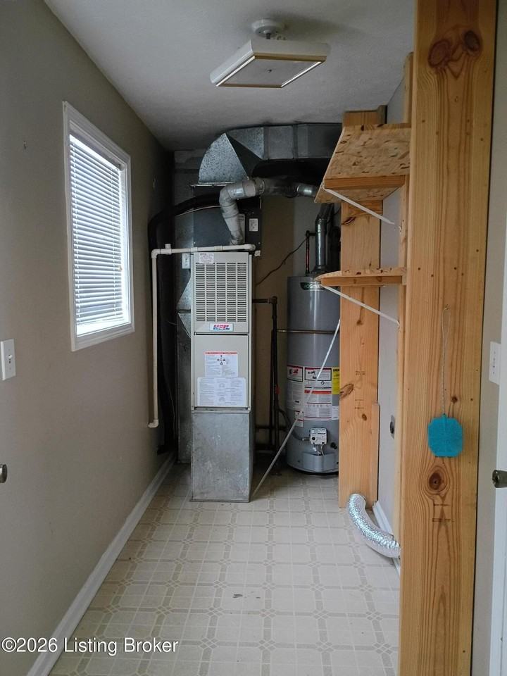 110 Robert Ct Apt A #A - Photo 6 of 16