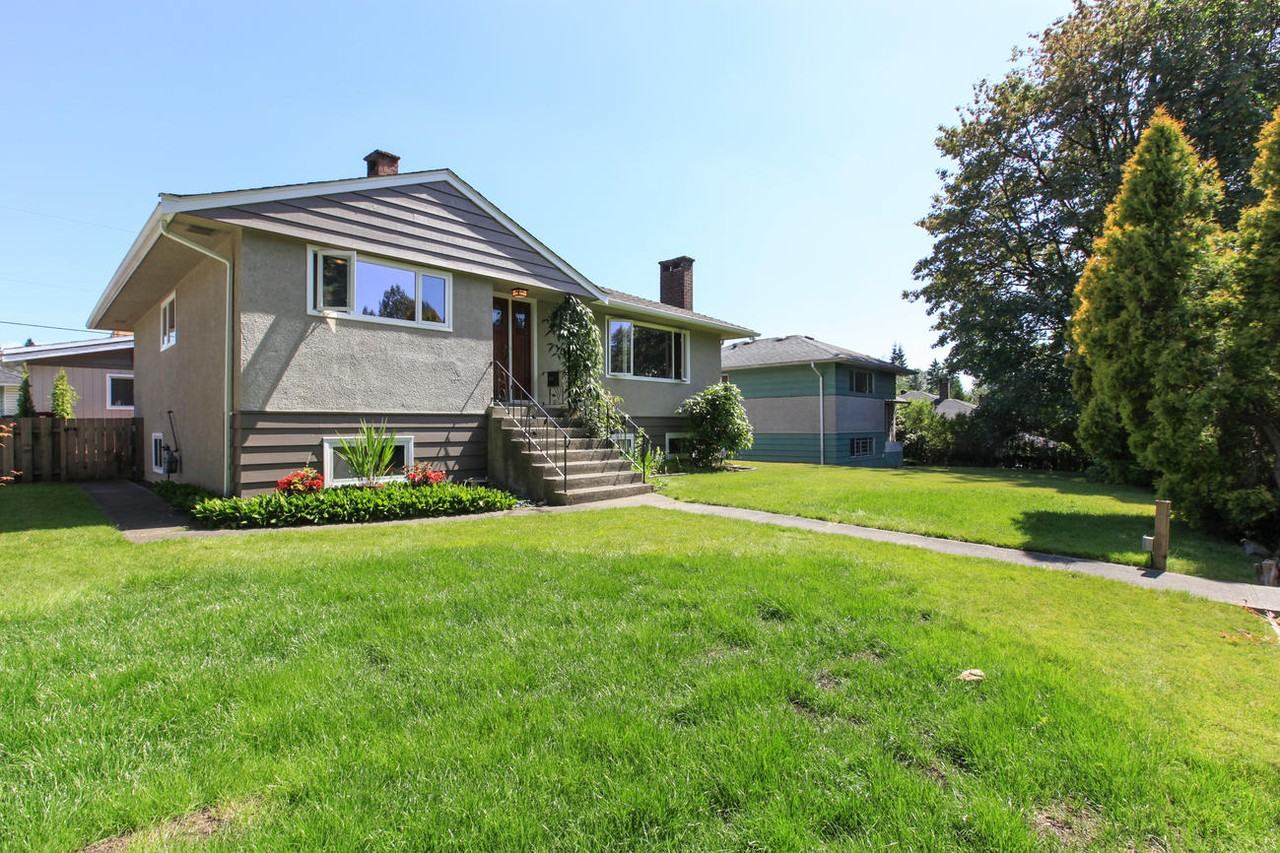 2956 Noel Drive - Photo 4 of 23