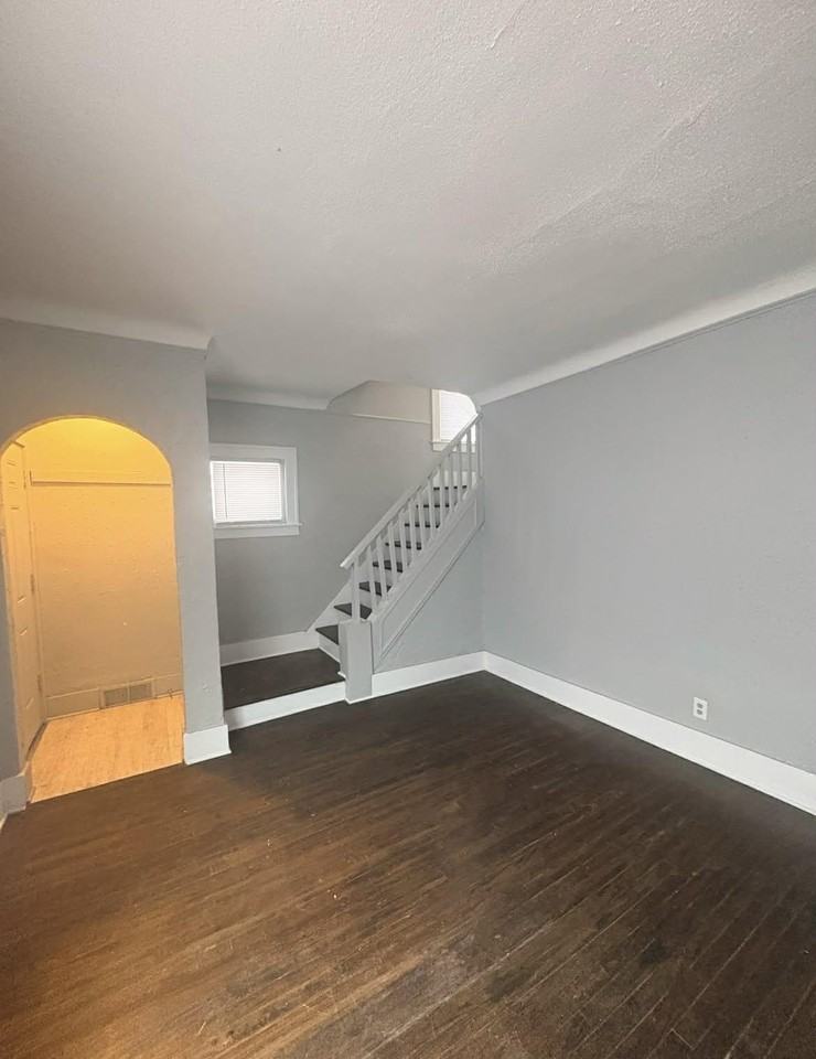 16583 Archdale St - Photo 3 of 6