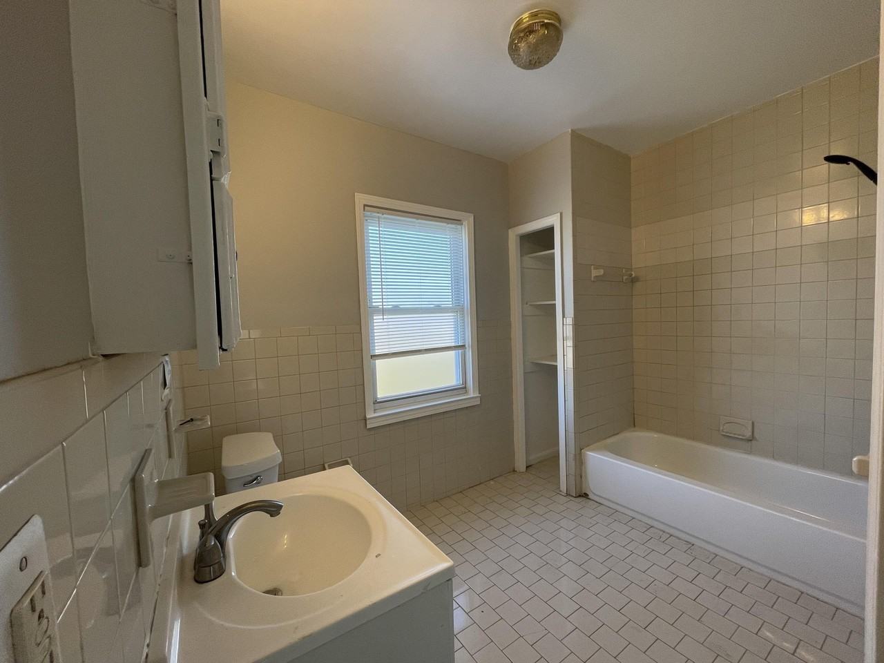 3516 Stockton St - Photo 5 of 5