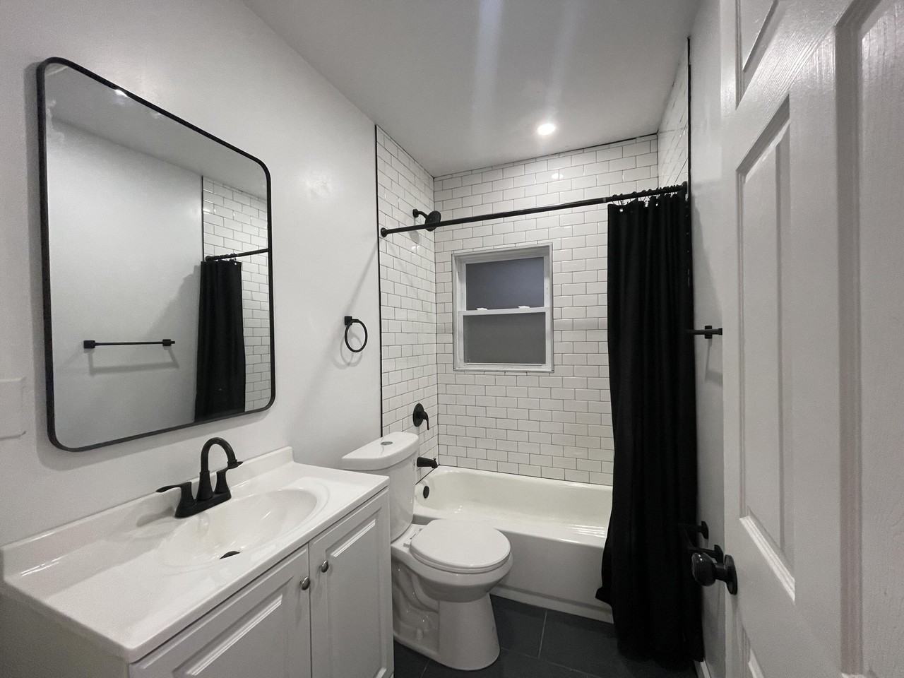 3257 Blaine St Unit 2 #2 - Photo 4 of 13