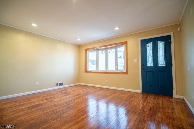 832 E Henry St #1 - Photo 2 of 14