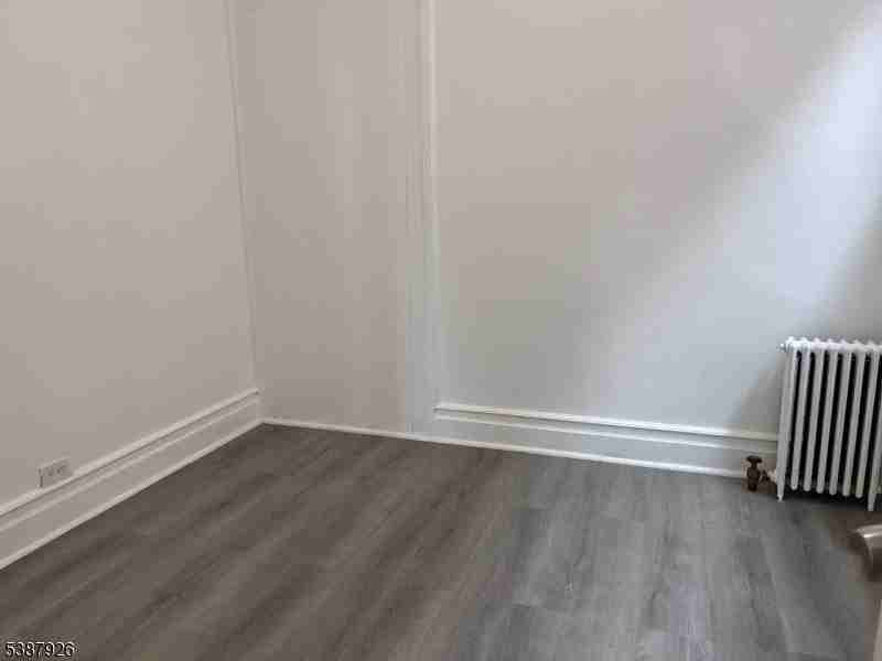 162 Parker St - Photo 6 of 11