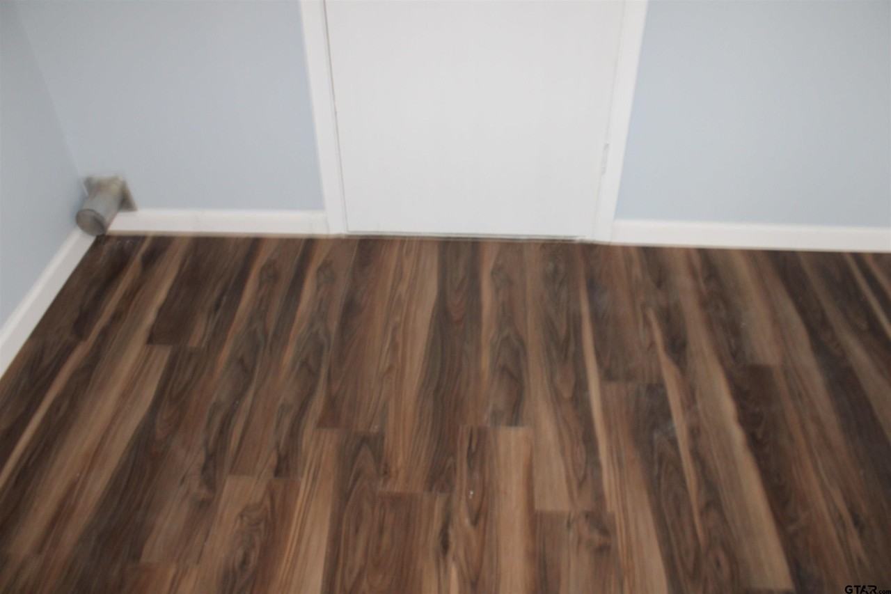 8207 Clemson Dr - Photo 6 of 32