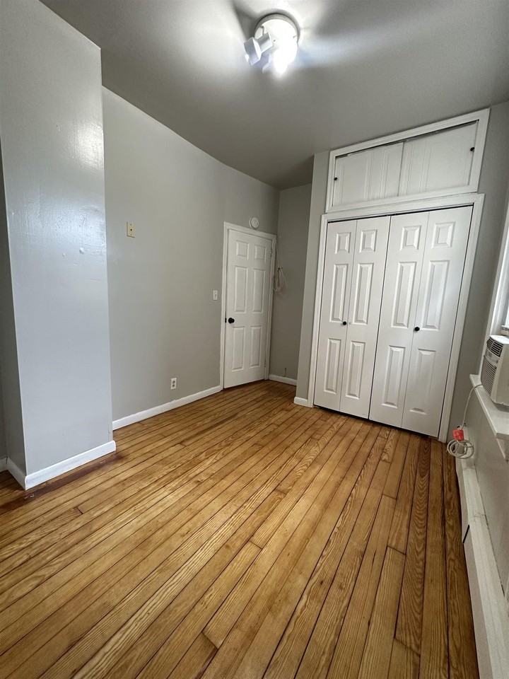 172 W 25th St #2 - Photo 6 of 11