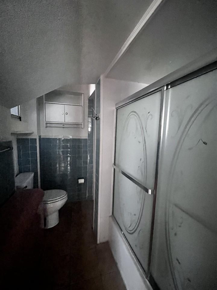 304 New York Ave #1 - Photo 6 of 9